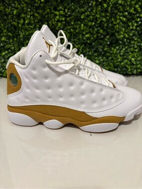 Nike White and Gold Men’s Athletic Shoes